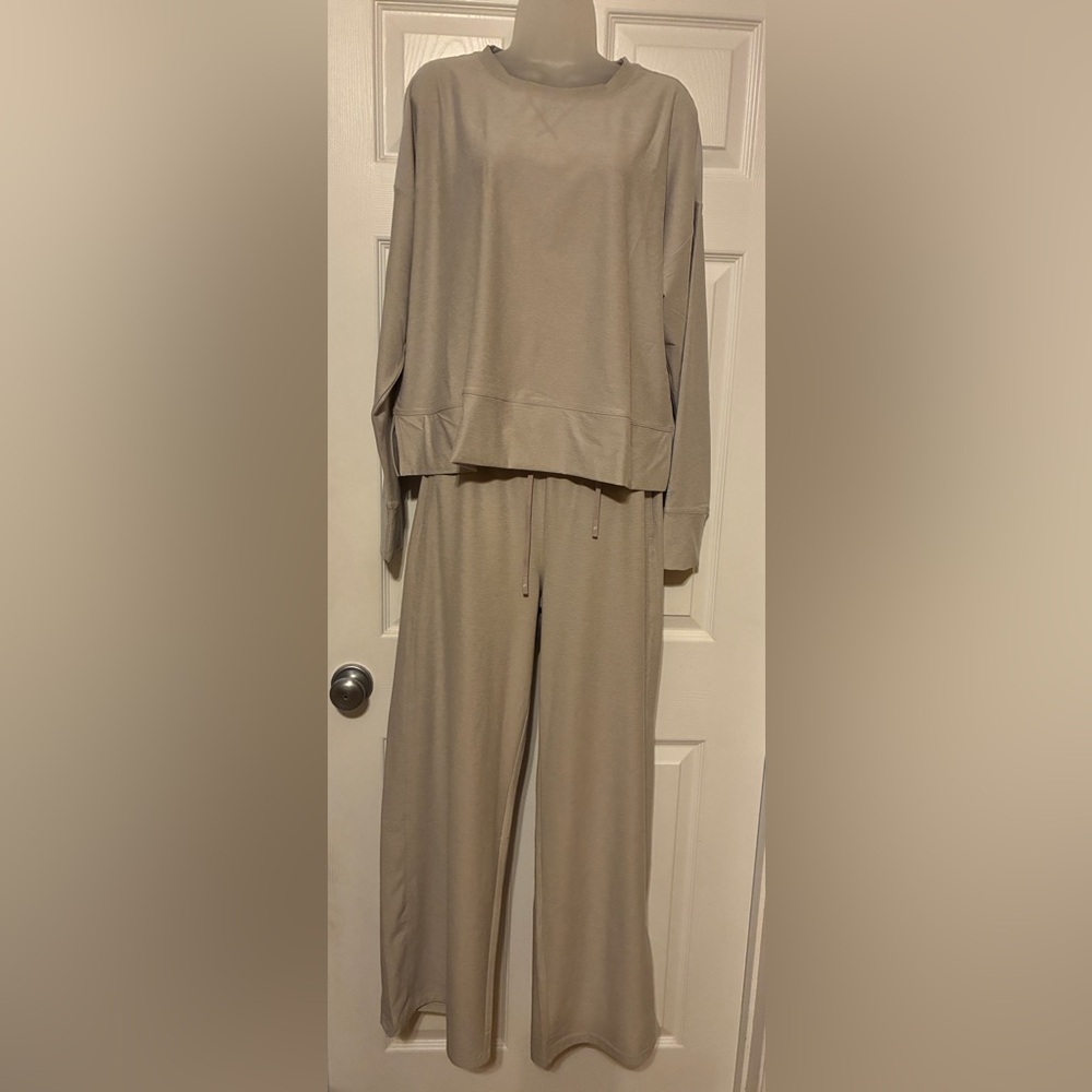 Fabletics Cloud Jersey Set
